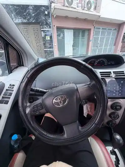 Toyota Yaris RS, 90 тыс. км, серебристый