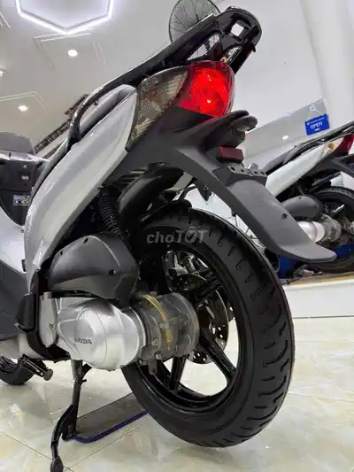 Honda SH150i 2010, серебристый, Италия