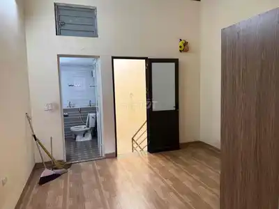 Дом с фасадом на дорогу 24м, хорошая безопасность