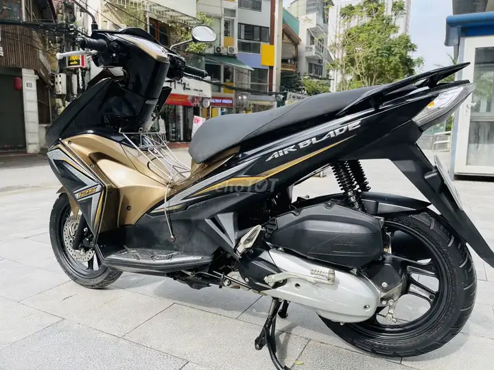 Honda Air Blade 125 2014 Золотой