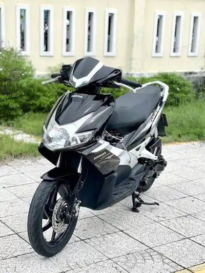 Воздушный клинок Honda 2010 черный, серебристый