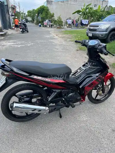 YAMAHA EXCITER 135 ЧЕРНО-КРАСНЫЙ