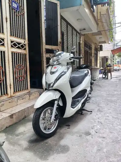 Honda Lead 2023 белый 5000 км