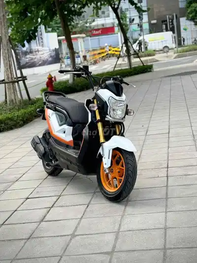Honda Zoomer X 2018 Бело-оранжевый Стильный 29D2