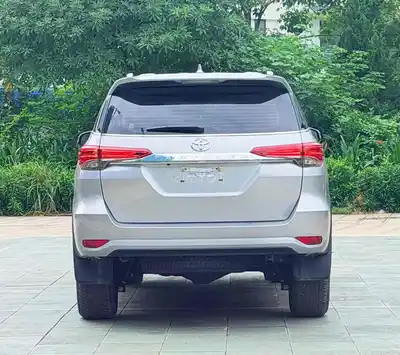 Toyota Fortuner 2024 Серебристый 3000 км
