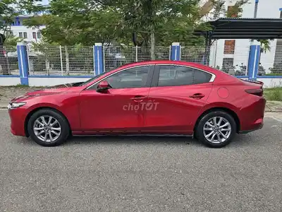 Mazda 3 2021 Luxury 17.000 км Красная