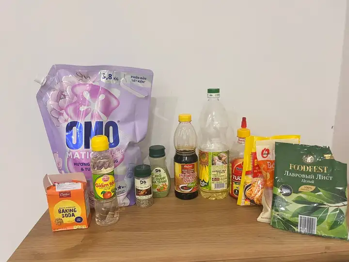 Жидкий порошок, соусы, сода, лавровые листы, панировочные сухари
