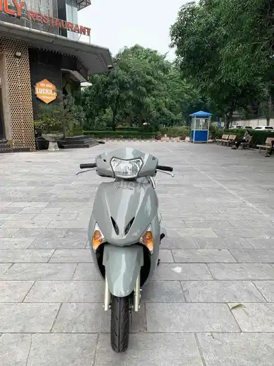 Honda Lead 110 цвета цемента, стильный!