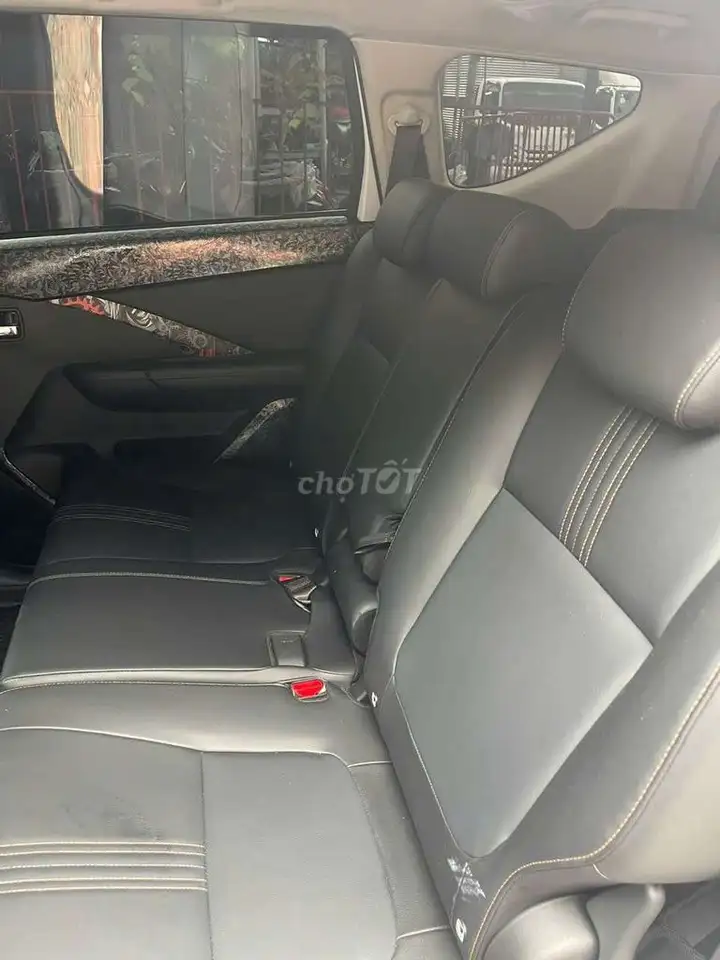 Mitsubishi Xpander, 7 мест, белый, бензин