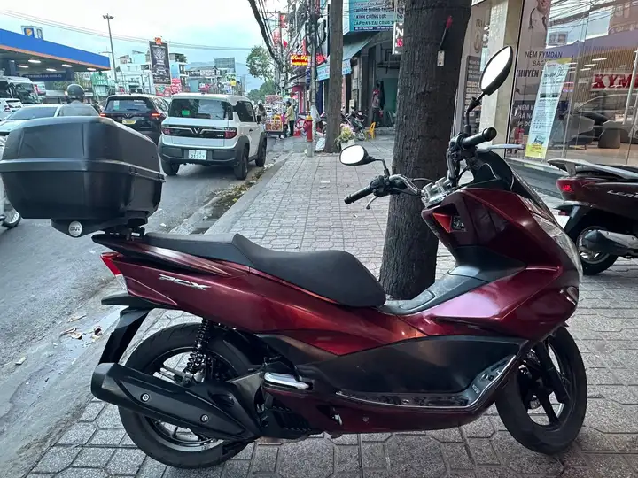Honda PCX 125 второго поколения, 2016 год
