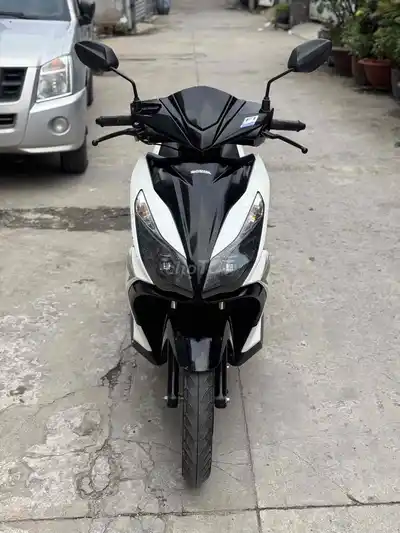 Honda Airblade 125 FI 2014, черный, белый, очень красивый и тихий