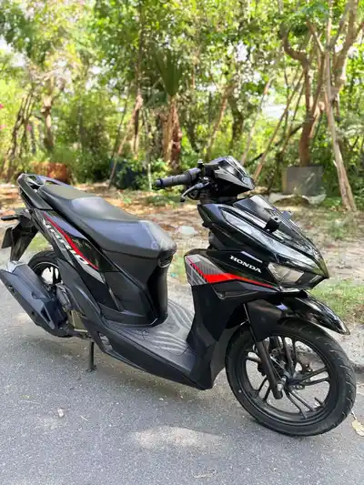 Vario 2023 пробег 44 000 км, родной тихий мотор, только снята защитная пленка