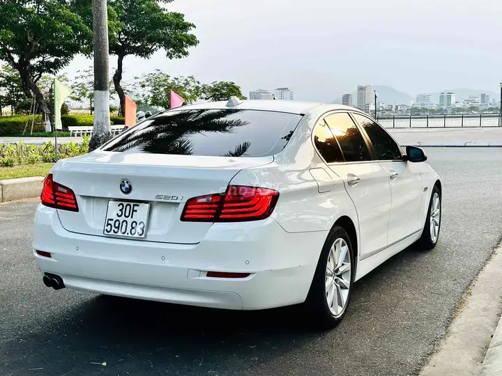 BMW 520i F10 2016 Белый 56904 мили