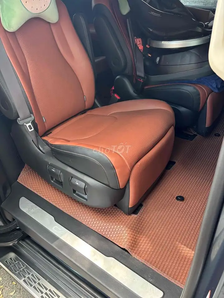 Kia Carnival Signature 2024, новый кузов 2025, зеленый