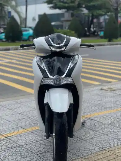 Honda SH 160 2023 Красивый белый кенг с пожертвованием