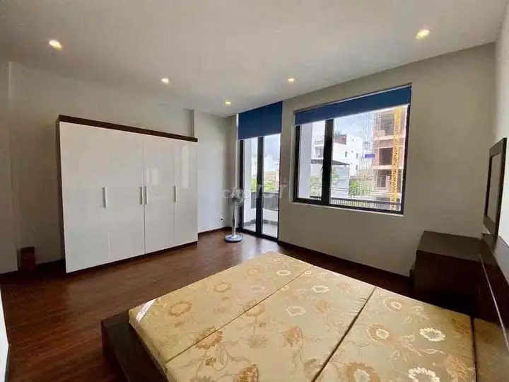 Участок 100м² | Пл. 300м² | 3 этажа