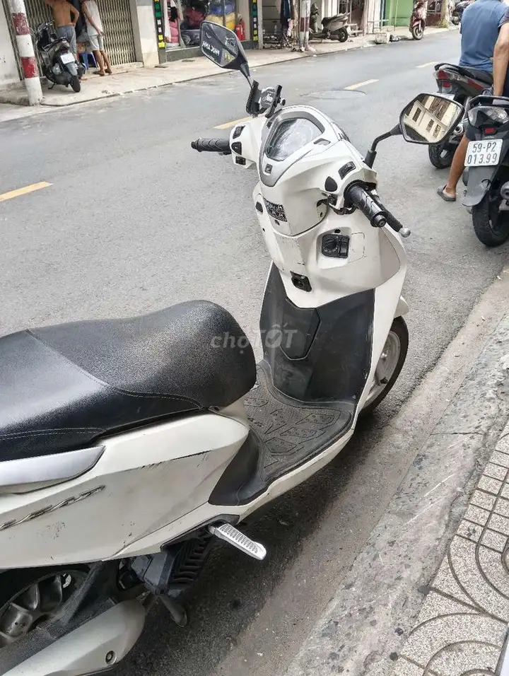 Honda Lead 4v 2024 Белый