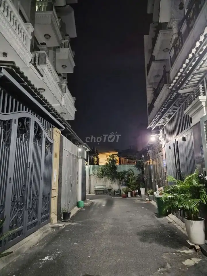 Дом в переулке для авто, Буи Куанг Ла, 58 м², 5 спален