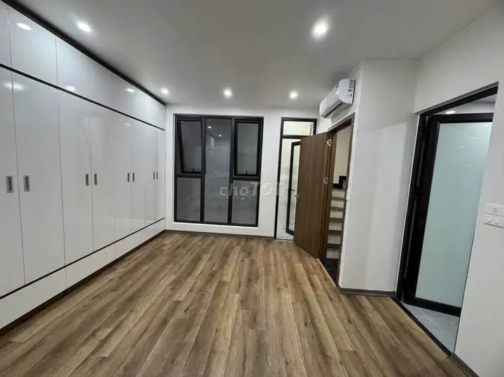 Nhà 5 tầng đẹp, trung tâm Gia Thụy, Long Biên, giá nhỉnh 8 tỷ