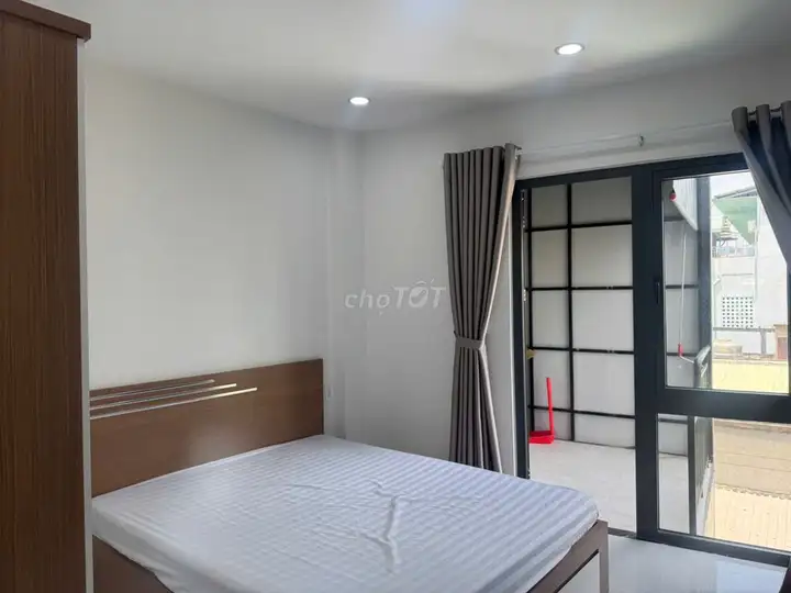 Собственник сдает 1-комн. 30 м² с балконом, лифт, заезд для авто, новая квартира