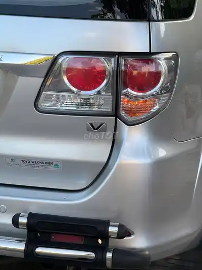 Toyota Fortuner V 2013 года, бензин, серебристый, 170 тыс. км