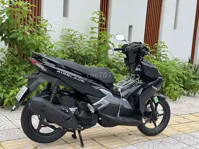 Honda Air Blade 2025, черный, несколько тысяч километров