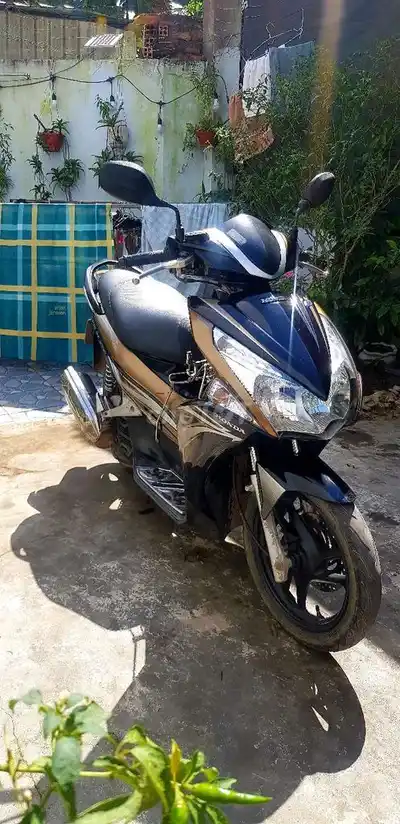 Honda Airblade 2012 Sport Premium Желто-черный