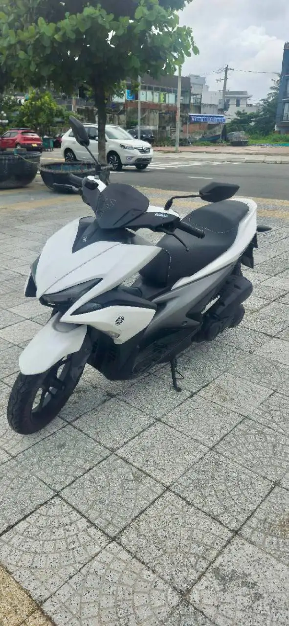 Скутер Yamaha NVX 2017