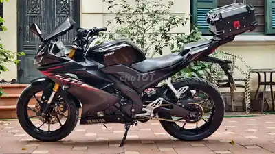 Мотоцикл Yamaha R15V3 в хорошем состоянии