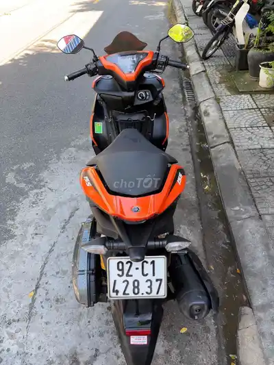 Yamaha NVX 2021 оранжево-чёрный