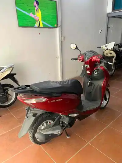 Honda Lead 125 2025 CBS красный
