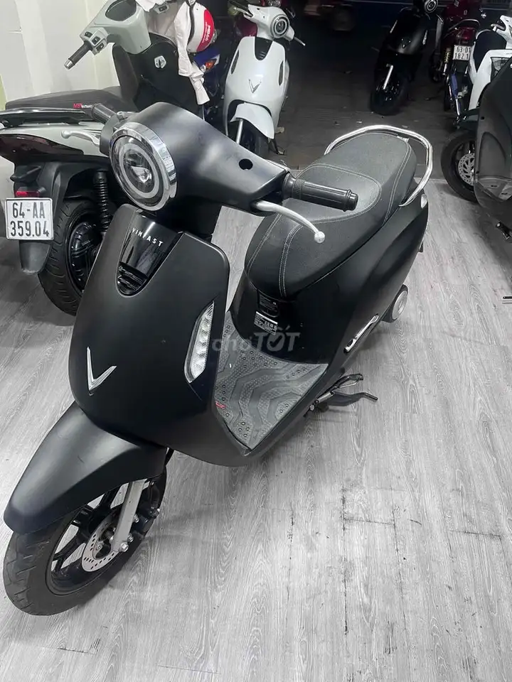 Электроскутер VinFast Evo200 Черный 20 000 км