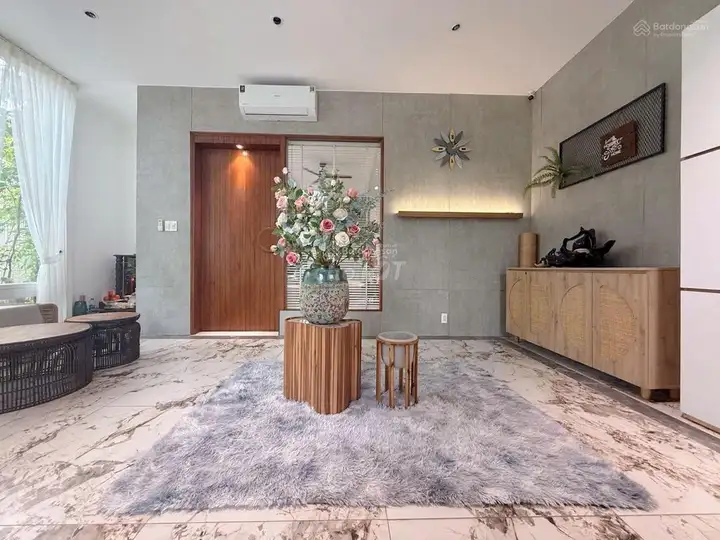 Таунхаус Mega Ruby Khang Dien — элитный 4-этажный, с садом, 4 спальни, 4 санузла