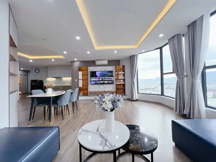 Квартира в центре, комплекс HUD, 90 м²