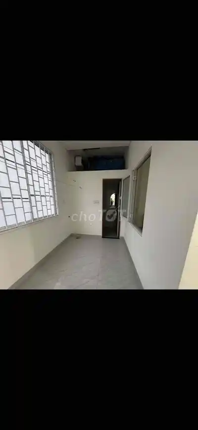 Новый 2-этажный дом с 3 спальнями в районе Май Ан рядом с мостом Чан Тхи Ли