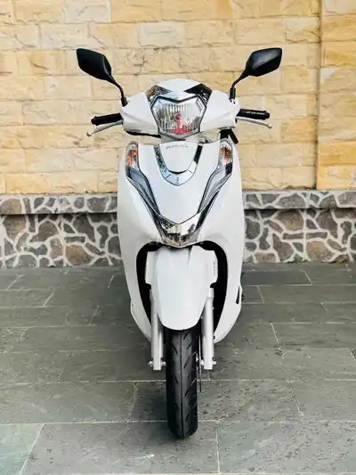 Honda Lead 125fi 2023 Белый 7000 км 4 клапана smartkey