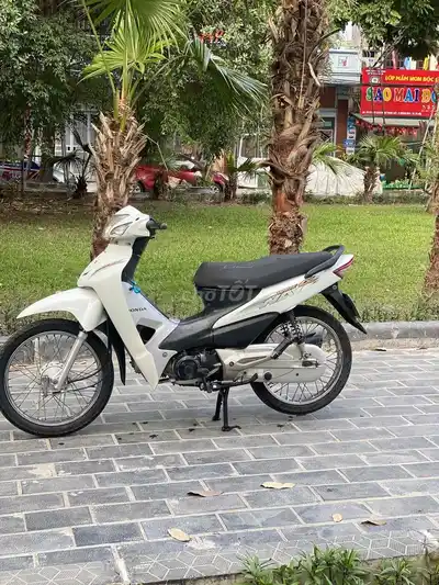 Honda Wave белый, полуавтомат