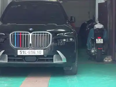 BMW X7 Pure 2022 Черный американец