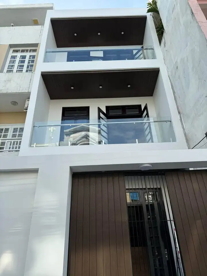 Дом 3 этажа 3 спальни 70 м²