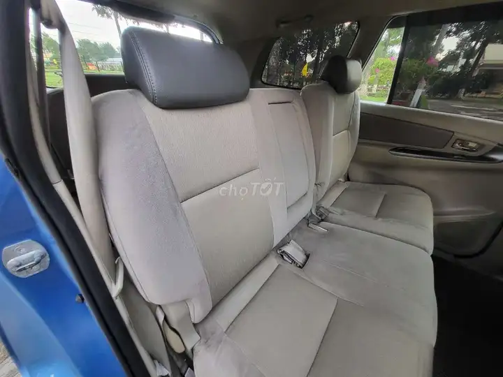 Toyota Innova E 2015 МКПП Синий 7 мест