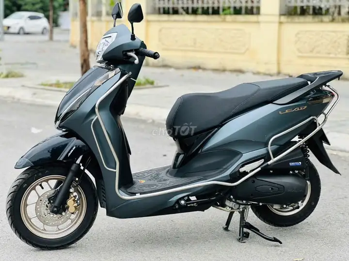 Honda Lead 125 ABS 2025 серый, отличное состояние, оригинал