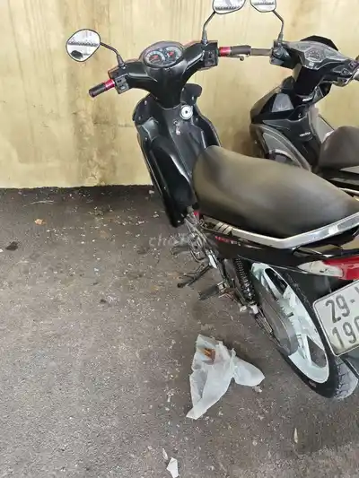 Yamaha Sirius 2013 красно-черный
