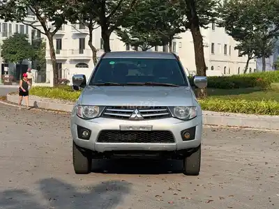 Mitsubishi Triton Серебристый МКПП Импортный