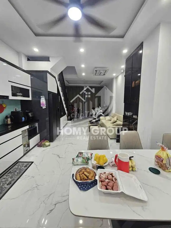 Новый дом с полной мебелью, 200 м², ул. 12, Хюэ Бинь Пхо, мост Винь Бинь