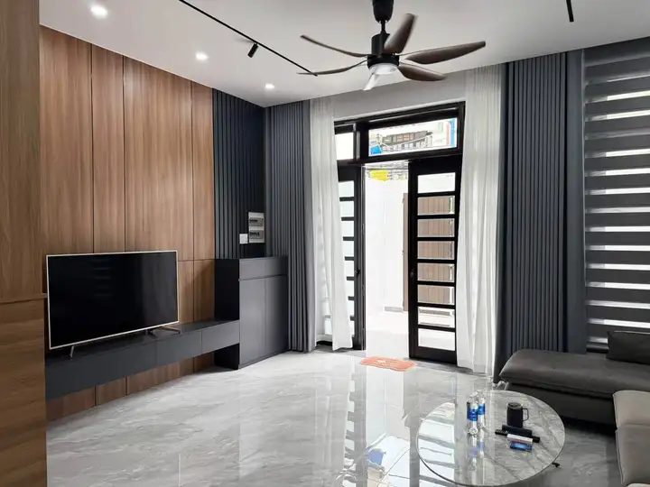 Дом 3 этажа 3 спальни 70 м²