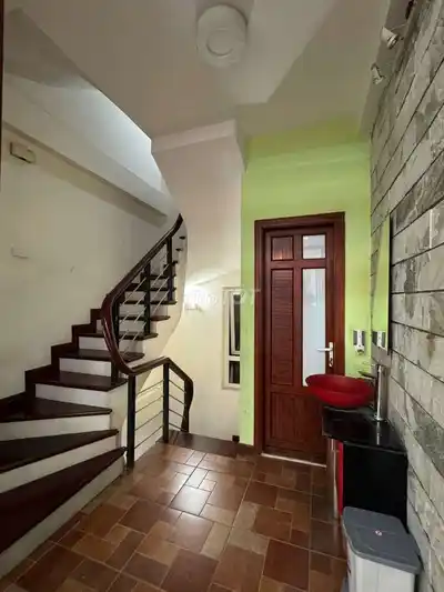 Дом 5 этажей в аренду на улице Ван Као, 34 м², парковка у входа