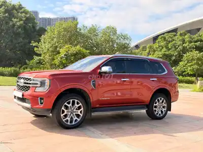 Ford Everest 2022 Titanium 1 привод 86000 км Красный