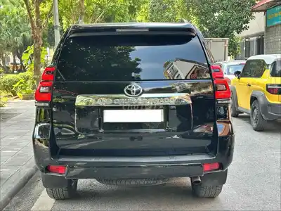 Toyota Land Cruiser Prado 2021 106220 км Черный