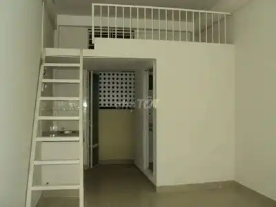 Комната 25 м² с антресолью, 300 м от моста То