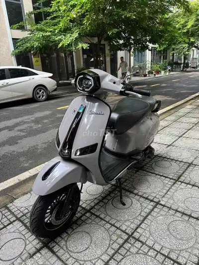 Piaggio Vespa 50 2024 с документами и номерным знаком Хошимина